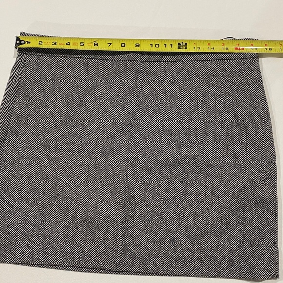Gap Herringbone Mini Skirt SZ 10 - Picture 4 of 9